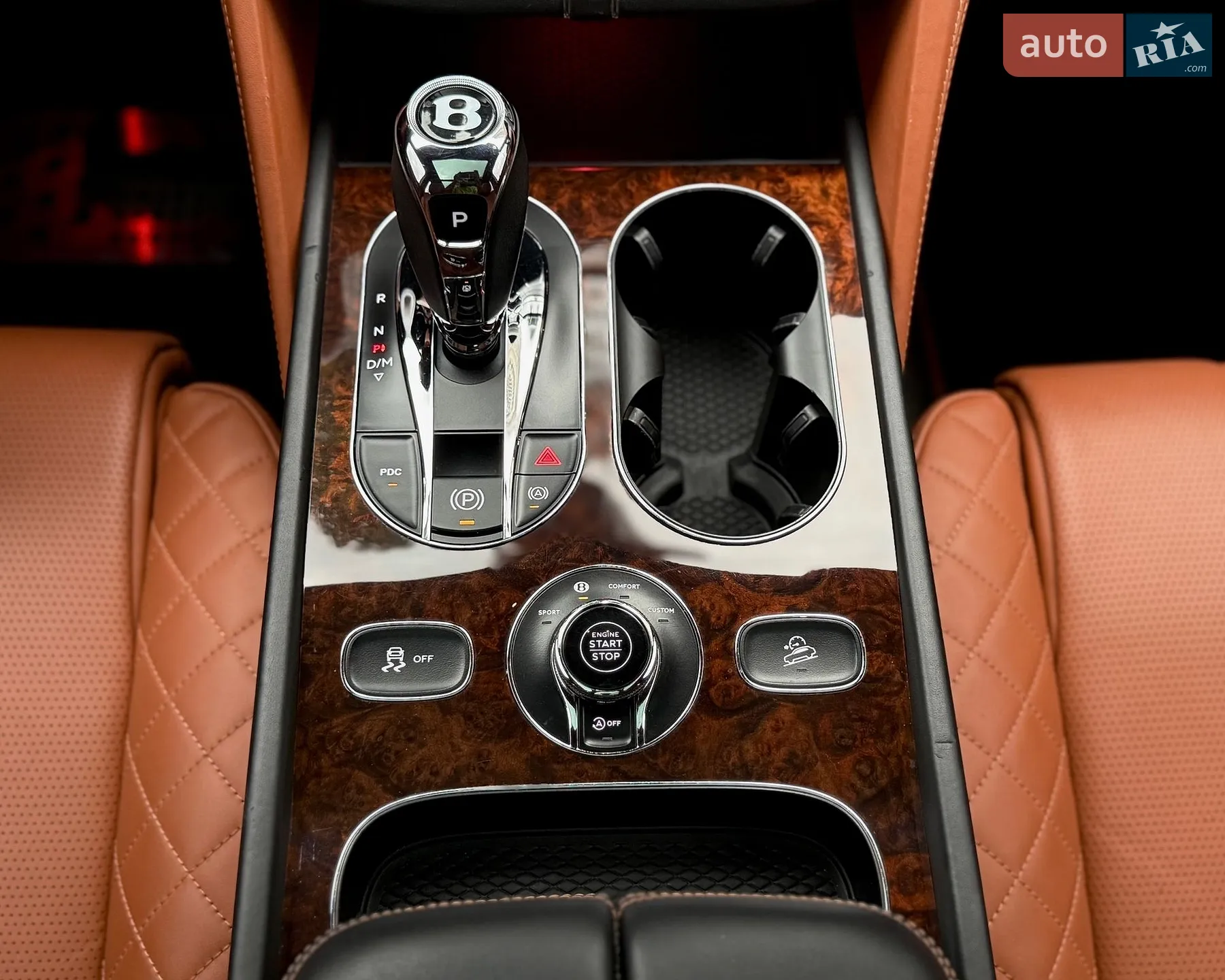 2018 Bentley Bentayga - мініатюра 28