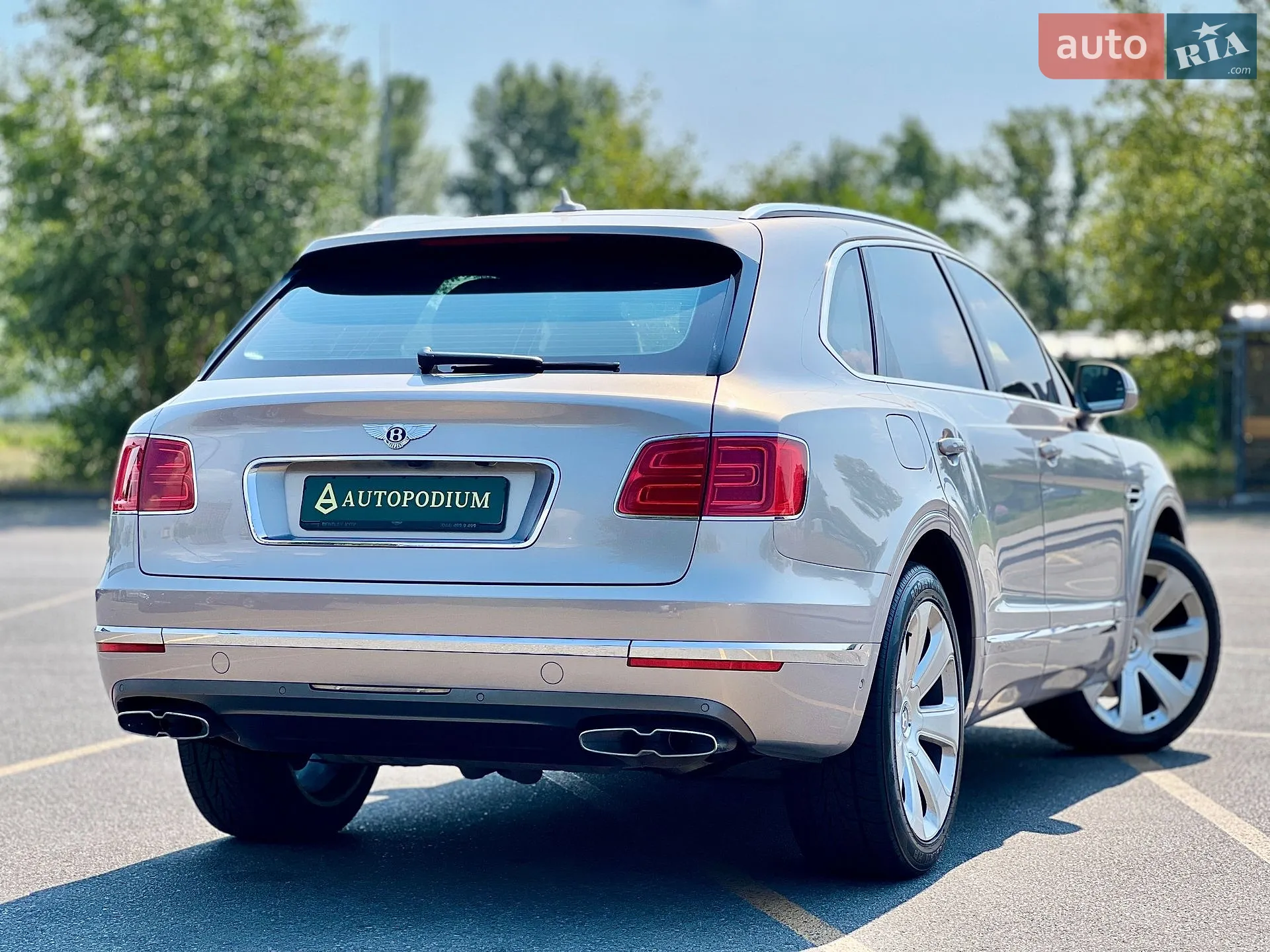 2020 Bentley Bentayga - мініатюра 3
