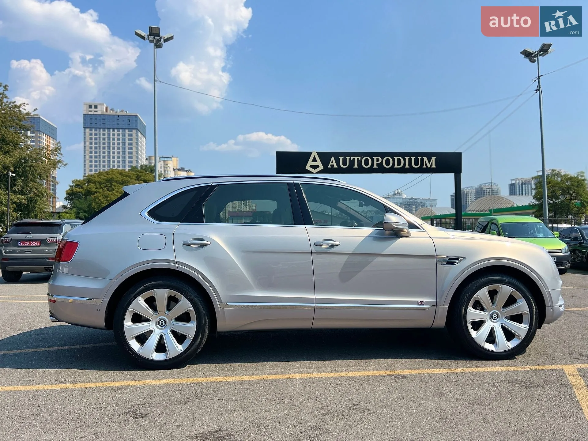 2020 Bentley Bentayga - мініатюра 11