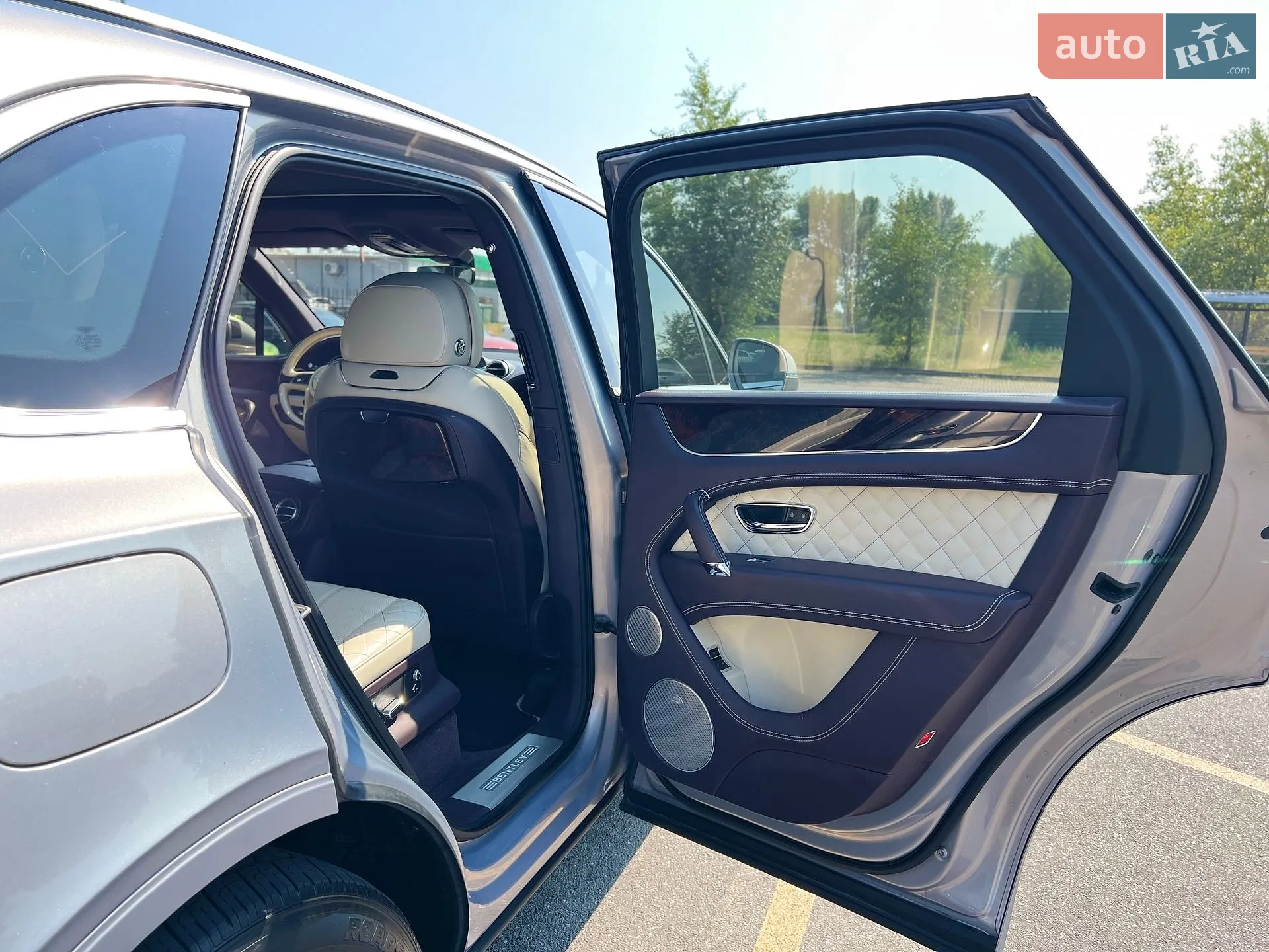 2020 Bentley Bentayga - мініатюра 36