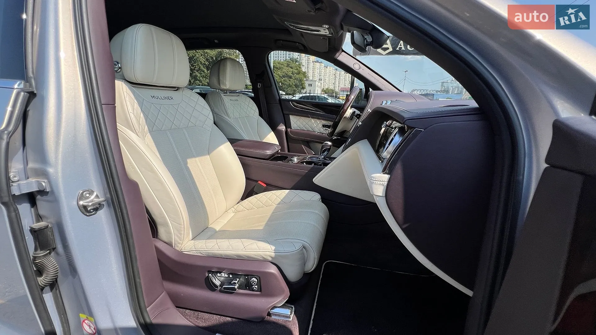 2020 Bentley Bentayga - мініатюра 46