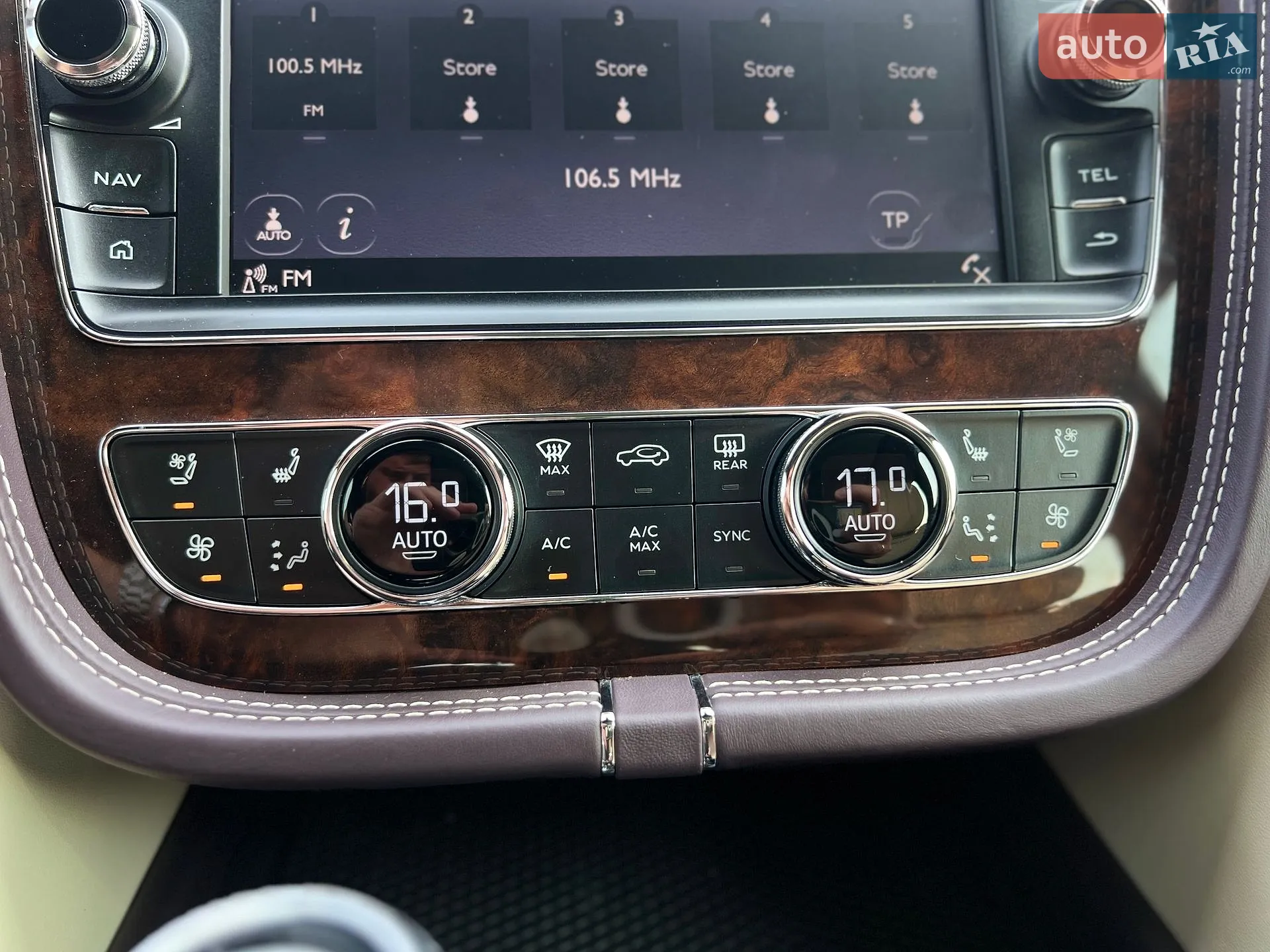 2020 Bentley Bentayga - мініатюра 56