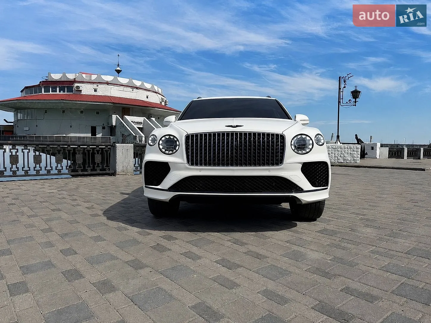 2020 Bentley Bentayga - мініатюра 2