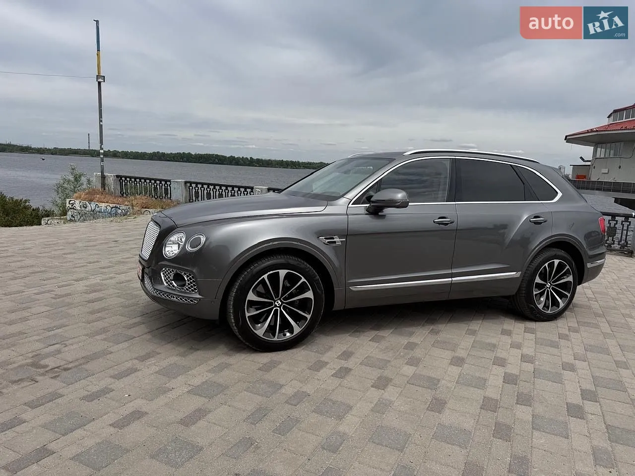 2016 Bentley Bentayga - мініатюра 18