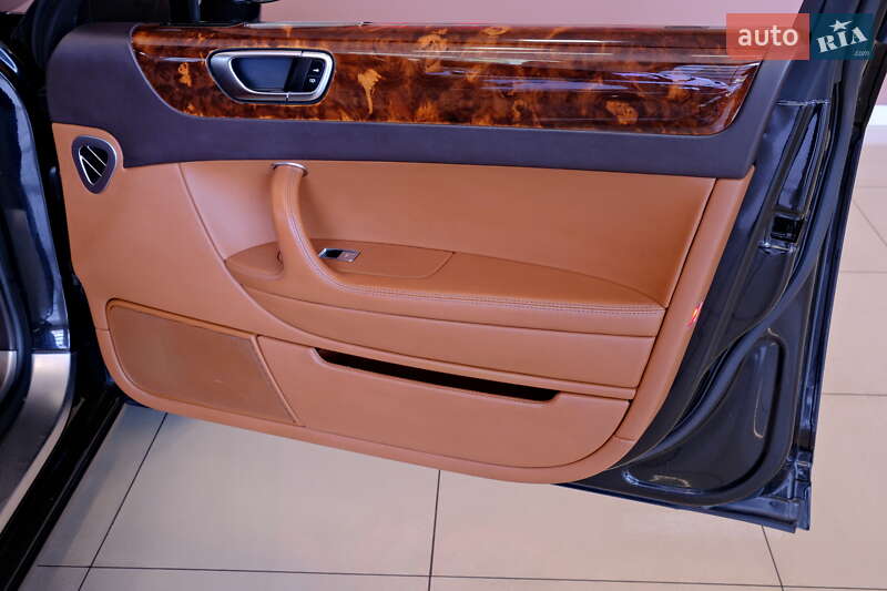 Седан Bentley Continental Flying Spur 2007 в Одессе фото 50 Седан Bentley Continental Flying Spur 2007 в Одессе
