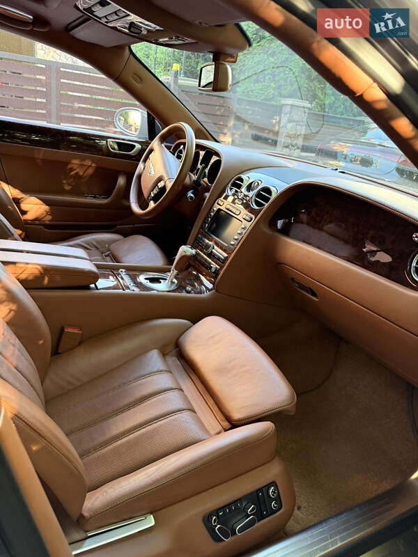 Седан Bentley Continental Flying Spur 2006 в Тернополе