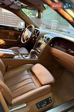 Седан Bentley Continental Flying Spur 2006 в 