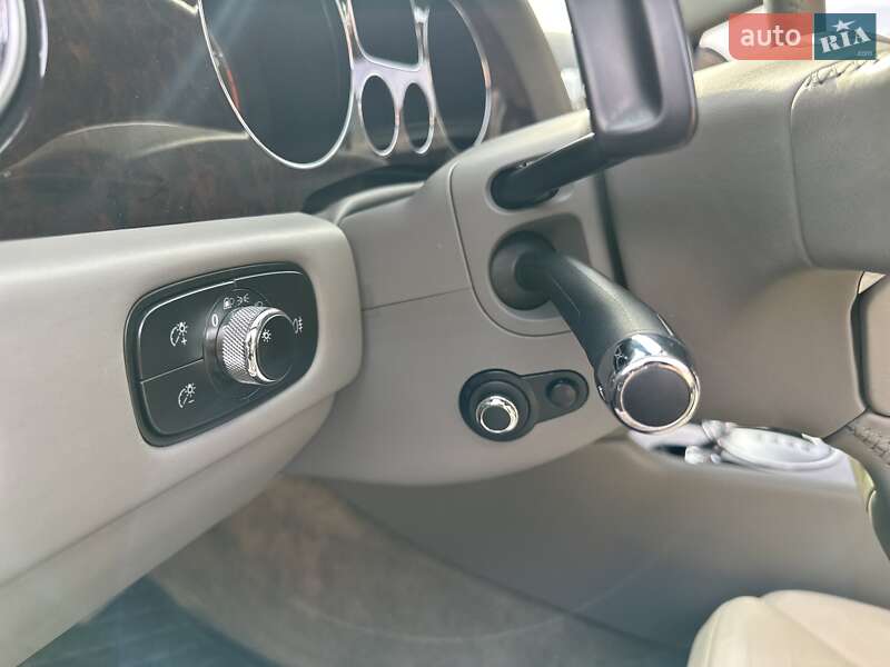 Седан Bentley Continental Flying Spur 2008 в Рівному