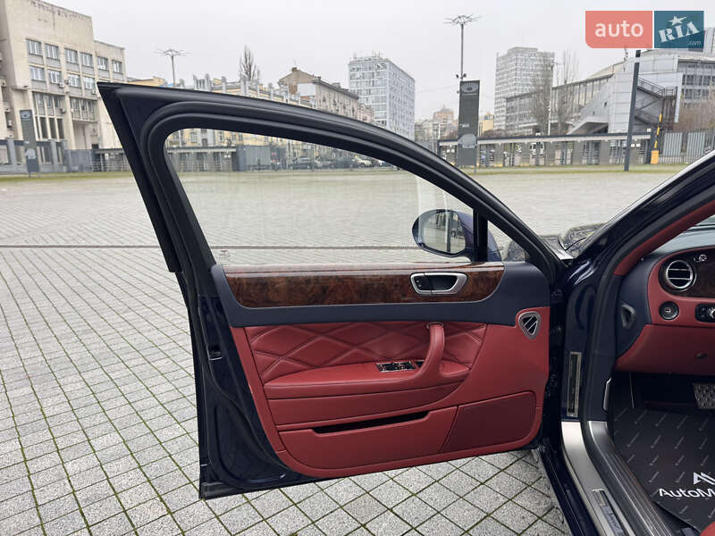 Седан Bentley Continental Flying Spur 2012 в Києві