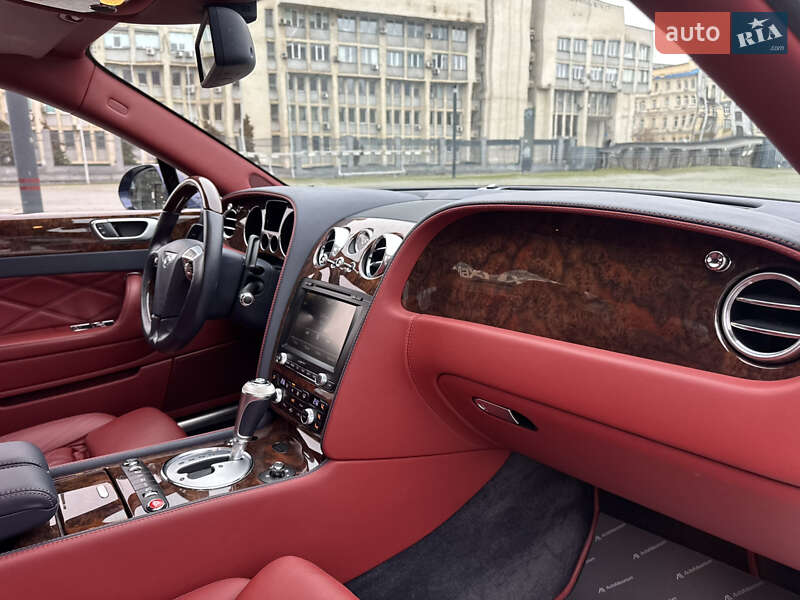 Седан Bentley Continental Flying Spur 2012 в Києві