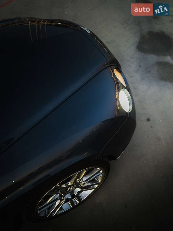 Купе Bentley Continental GT 2006 в Чернівцях