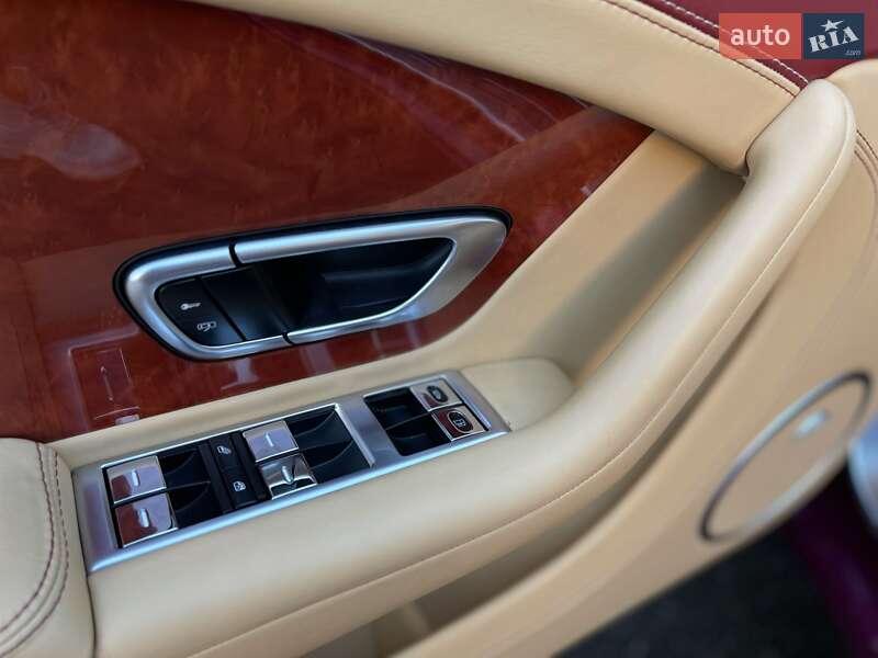 Купе Bentley Continental GT 2012 в Києві фото 65 Купе Bentley Continental GT 2012 в Києві