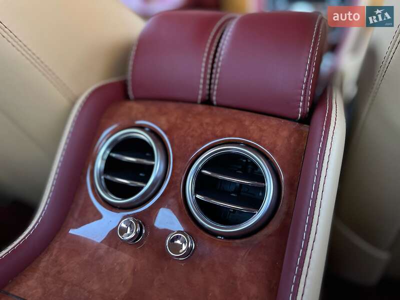 Купе Bentley Continental GT 2012 в Києві фото 75 Купе Bentley Continental GT 2012 в Києві