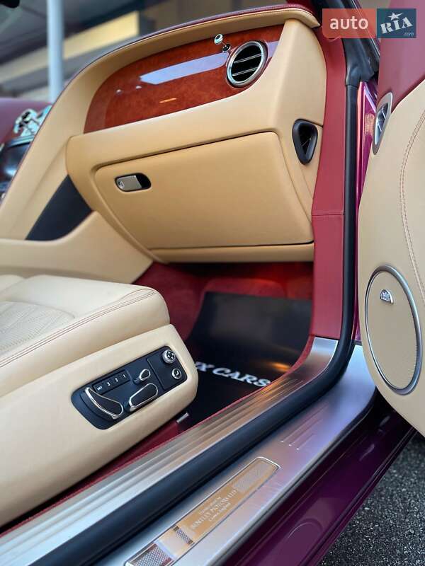 Купе Bentley Continental GT 2012 в Києві фото 47 Купе Bentley Continental GT 2012 в Києві