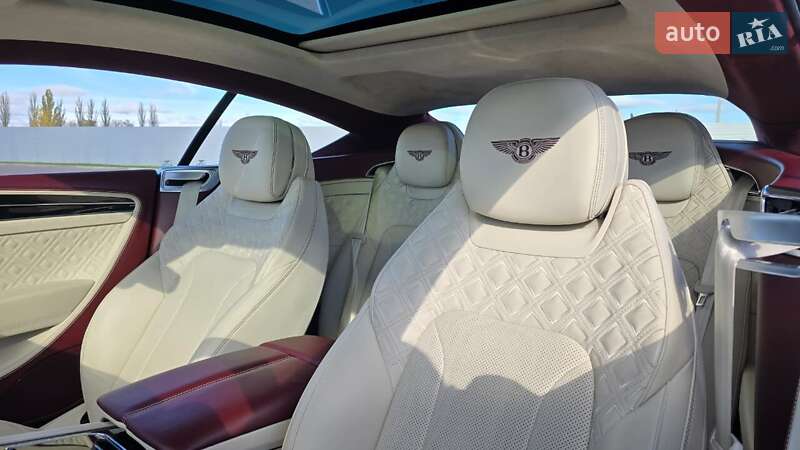 Купе Bentley Continental GT 2021 в Киеве фото 11 Купе Bentley Continental GT 2021 в Киеве