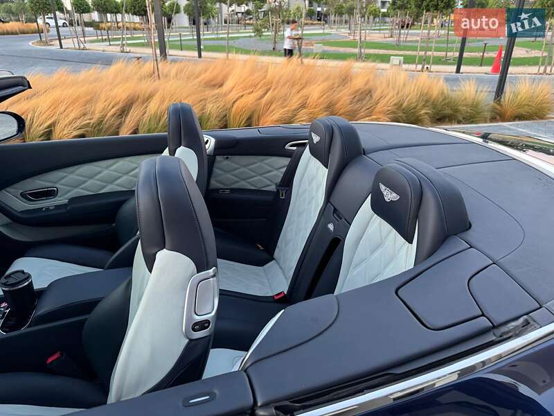 Купе Bentley Continental GT 2013 в Черновцах