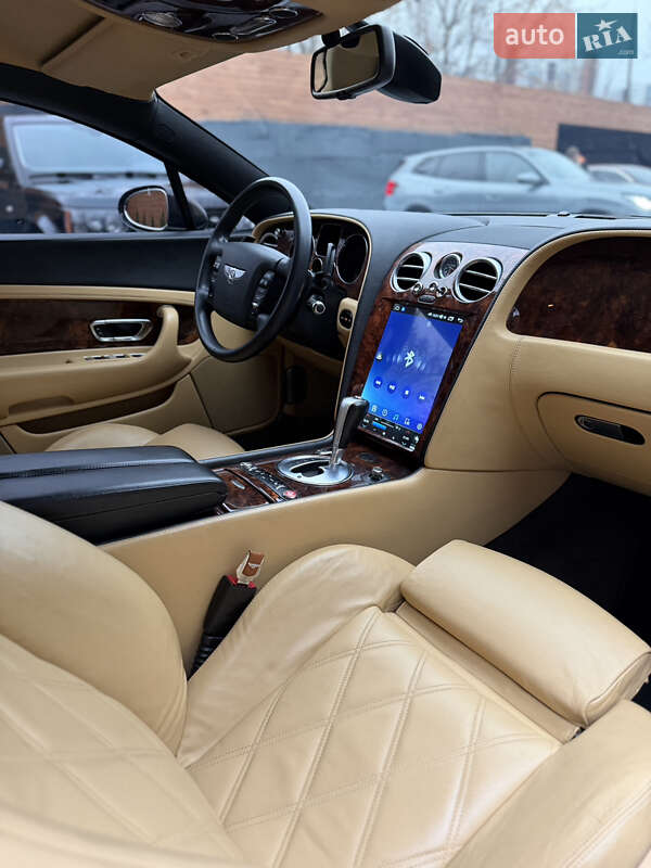 Купе Bentley Continental GT 2004 в Києві
