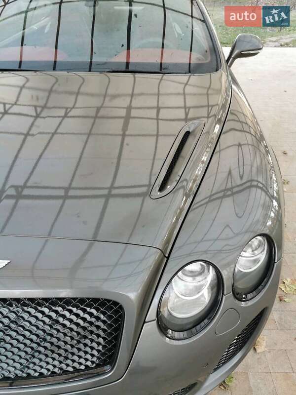 Купе Bentley Continental 2010 в Києві
