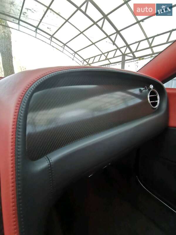 Купе Bentley Continental 2010 в Києві
