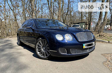 Седан Bentley Flying Spur 2010 в 