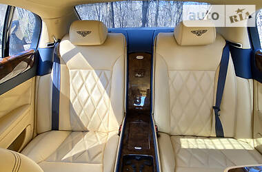 Седан Bentley Flying Spur 2010 в Києві