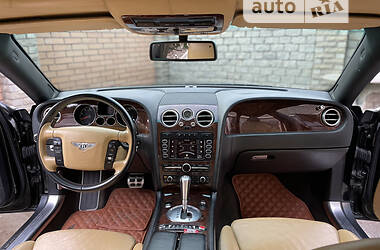 Седан Bentley Flying Spur 2005 в Києві