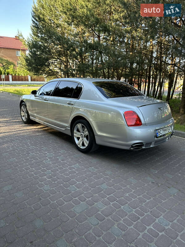 Седан Bentley Flying Spur 2008 в Львові