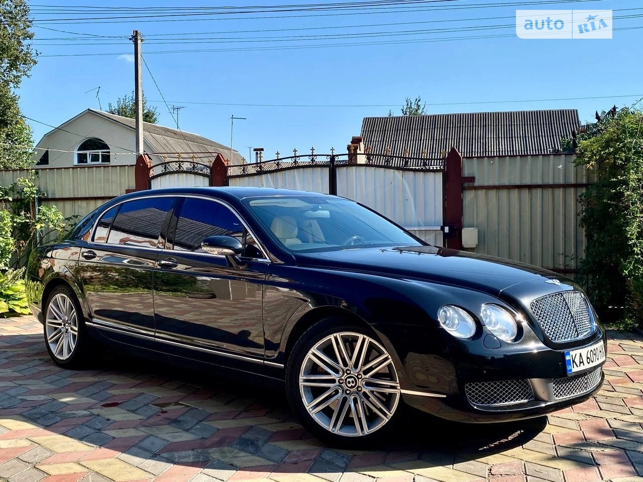 2018 Bentley Flying Spur - мініатюра 32
