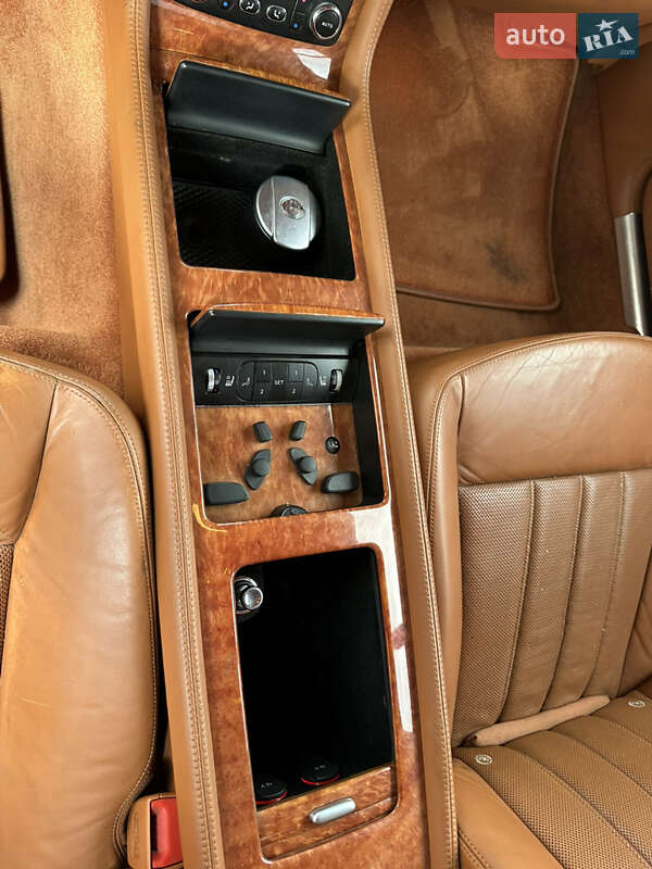 Седан Bentley Flying Spur 2008 в Тячеві