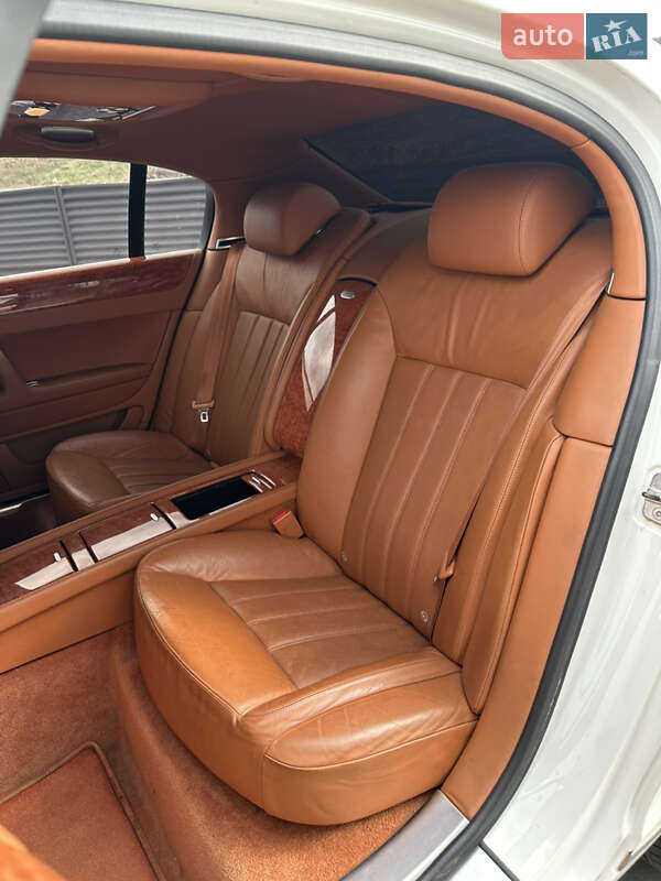 Седан Bentley Flying Spur 2008 в Тячеві