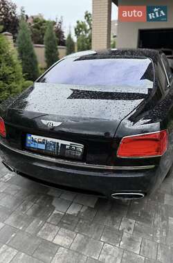 Седан Bentley Flying Spur 2013 в 