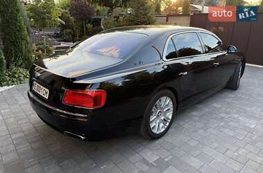 Седан Bentley Flying Spur 2013 в 
