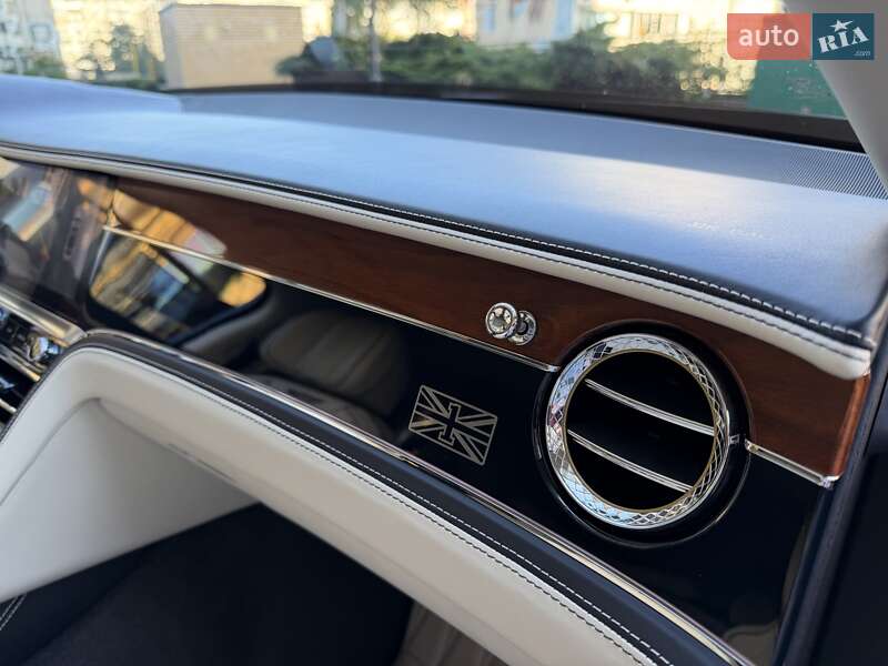 Седан Bentley Flying Spur 2020 в Киеве