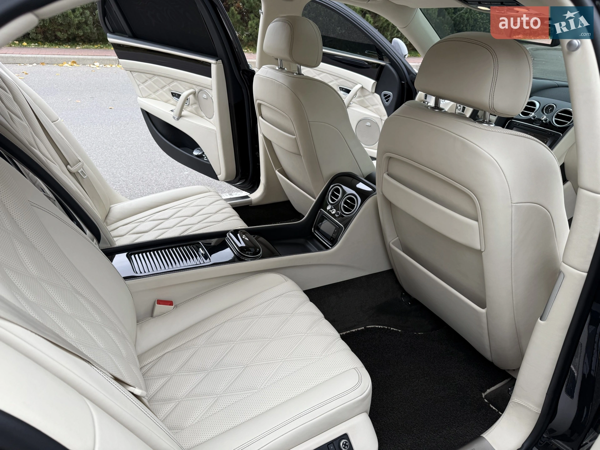 2013 Bentley Flying Spur - мініатюра 55