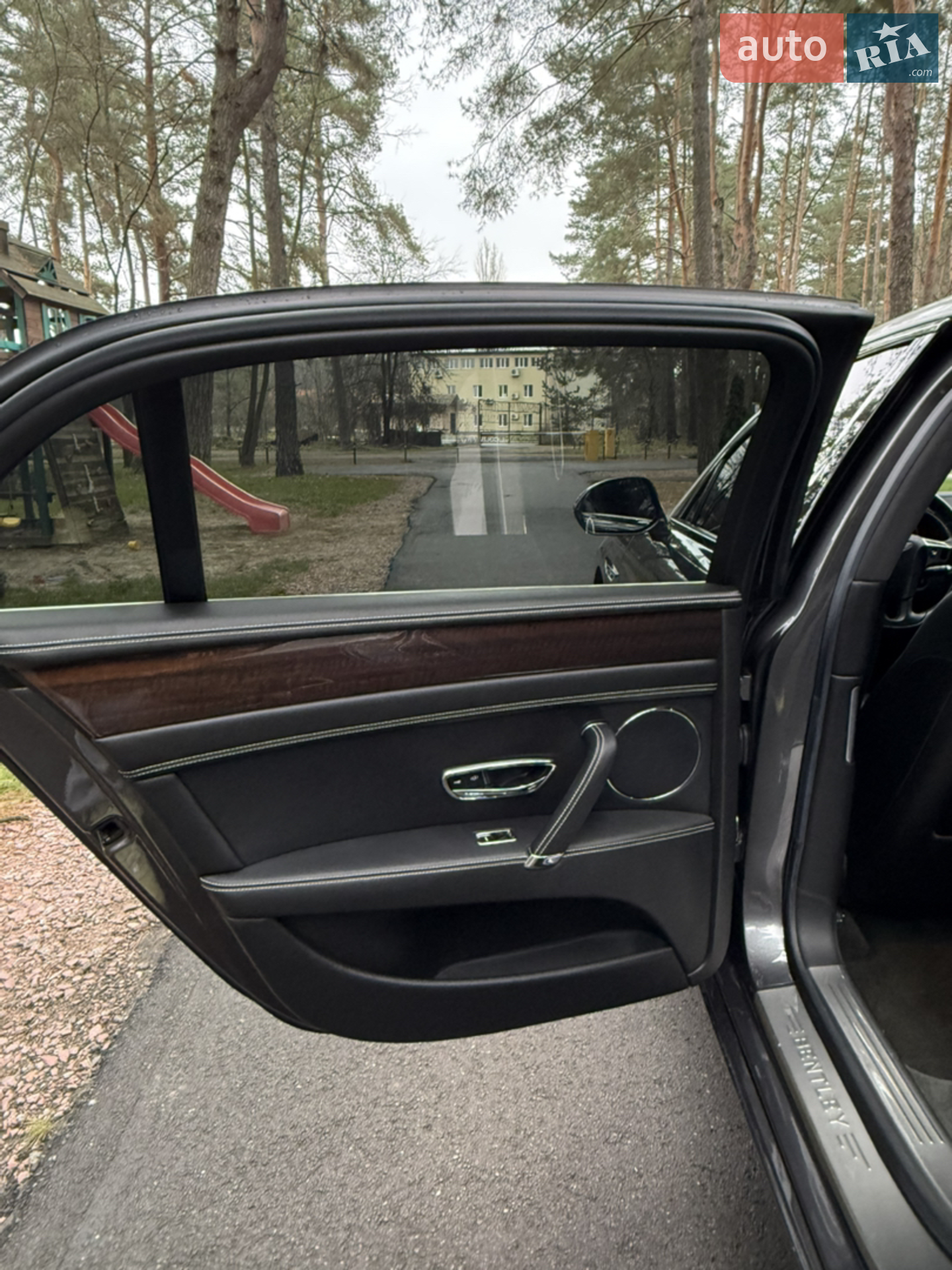 2018 Bentley Flying Spur - мініатюра 10