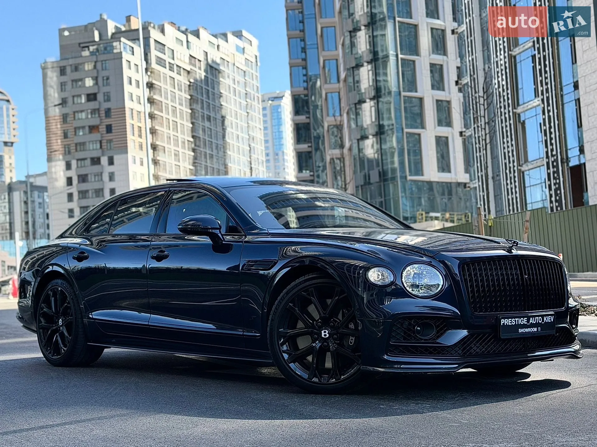 2022 Bentley Flying Spur - мініатюра 4