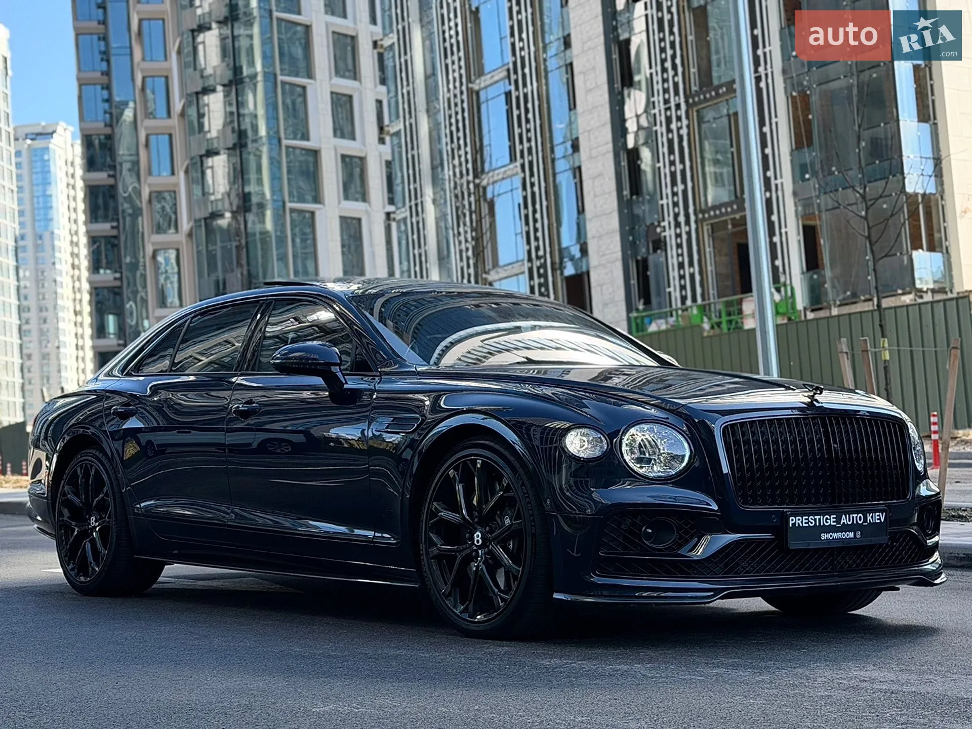 2022 Bentley Flying Spur - мініатюра 9