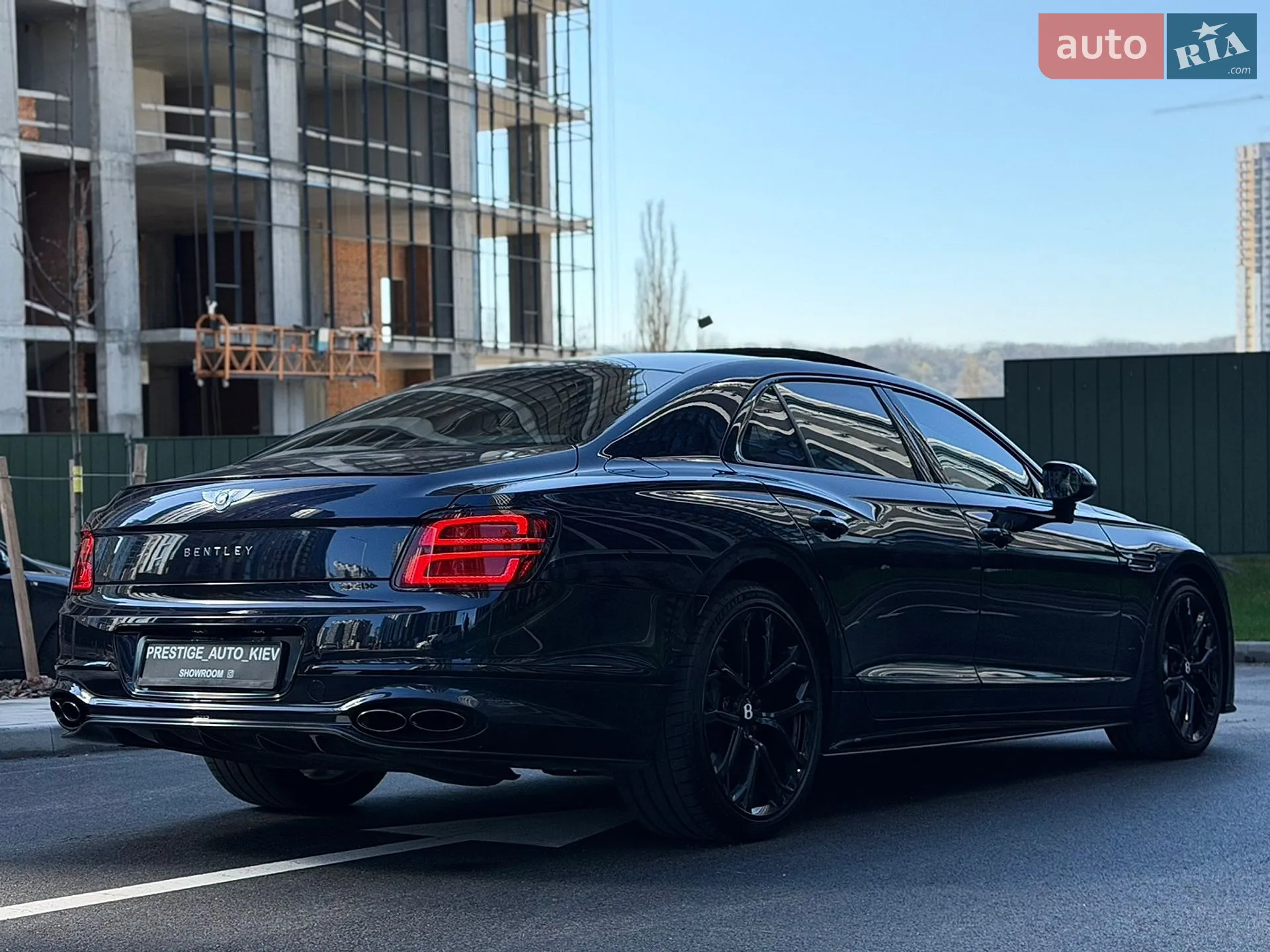 2022 Bentley Flying Spur - мініатюра 14