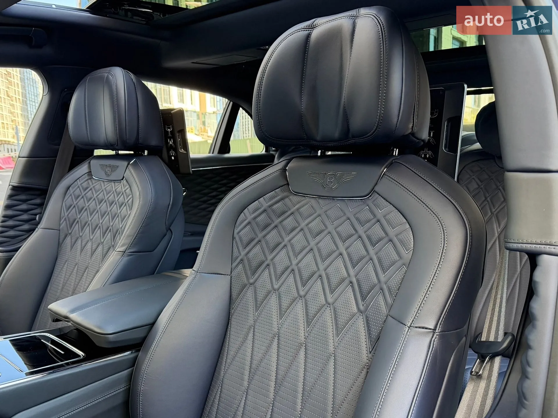 2022 Bentley Flying Spur - мініатюра 49