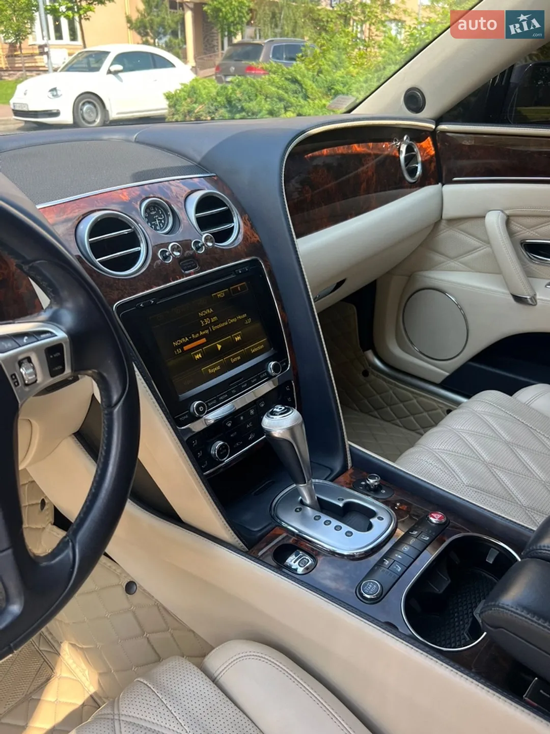 2015 Bentley Flying Spur - мініатюра 18