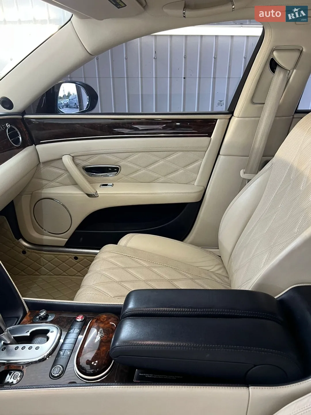 2015 Bentley Flying Spur - мініатюра 22
