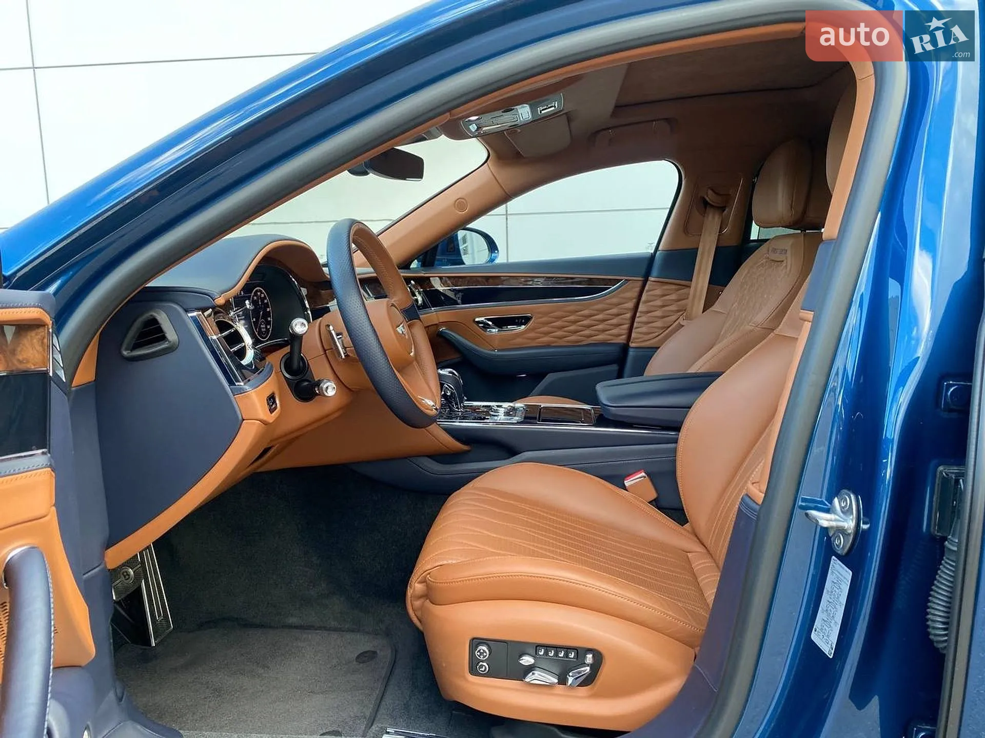 2020 Bentley Flying Spur - мініатюра 14
