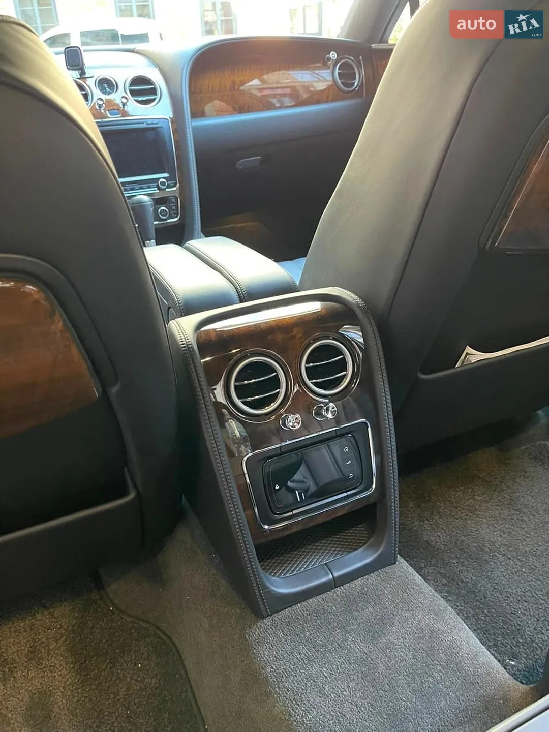2015 Bentley Flying Spur - мініатюра 17