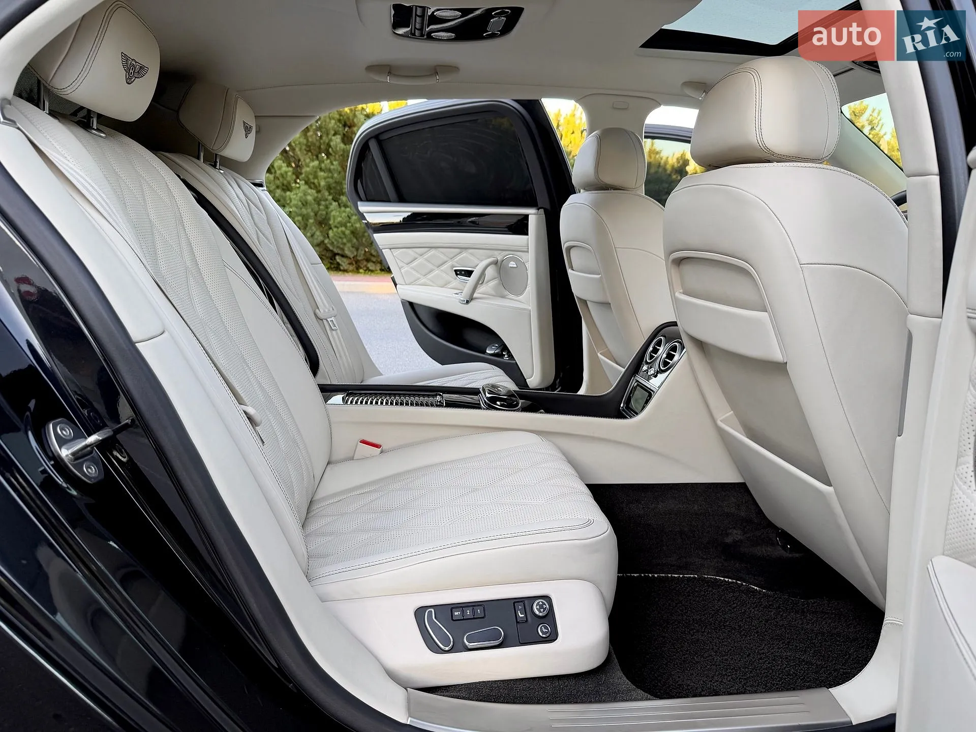2013 Bentley Flying Spur - мініатюра 45