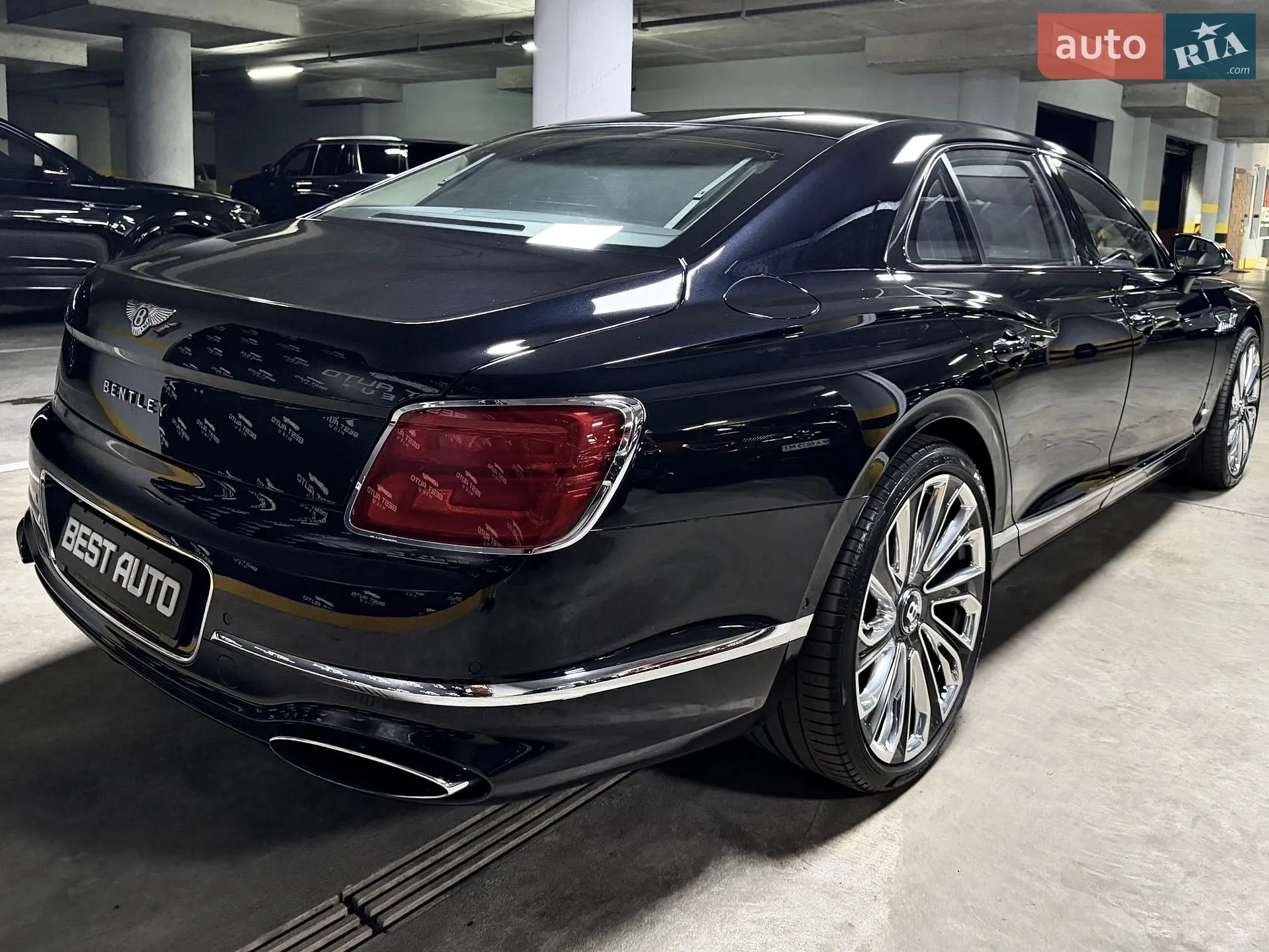 2020 Bentley Flying Spur - мініатюра 12