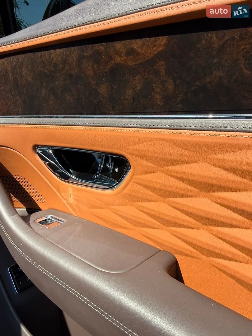 2021 Bentley Flying Spur - мініатюра 90