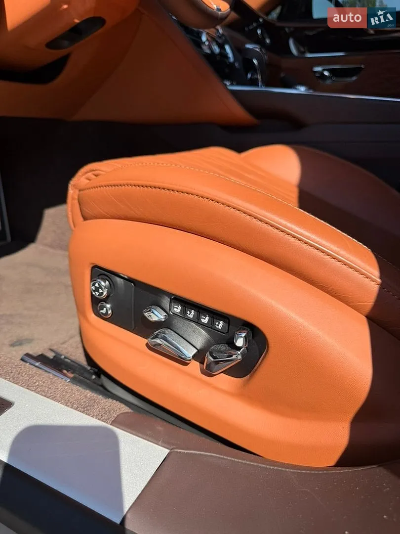 2021 Bentley Flying Spur - мініатюра 8