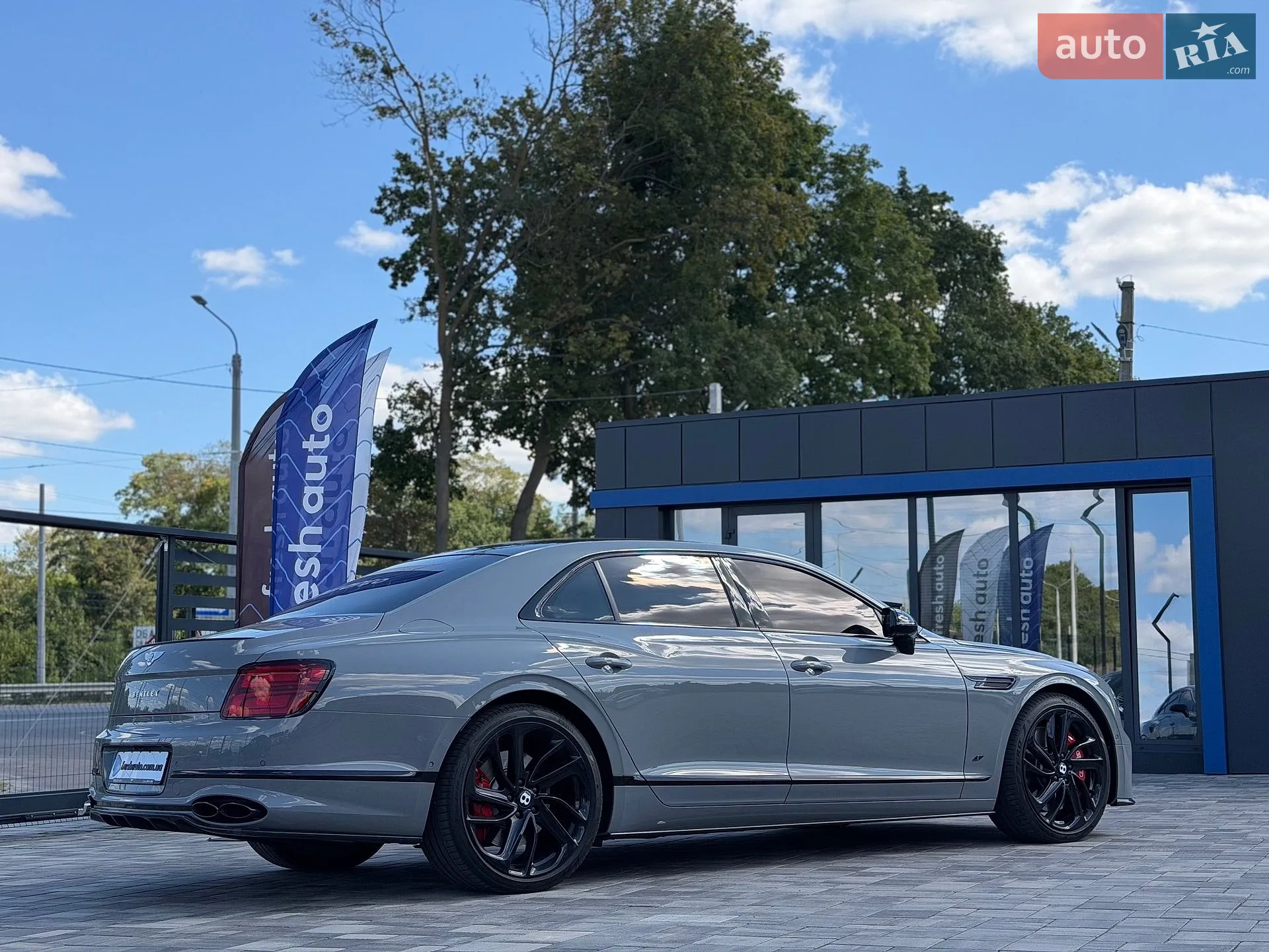 2023 Bentley Flying Spur - мініатюра 7