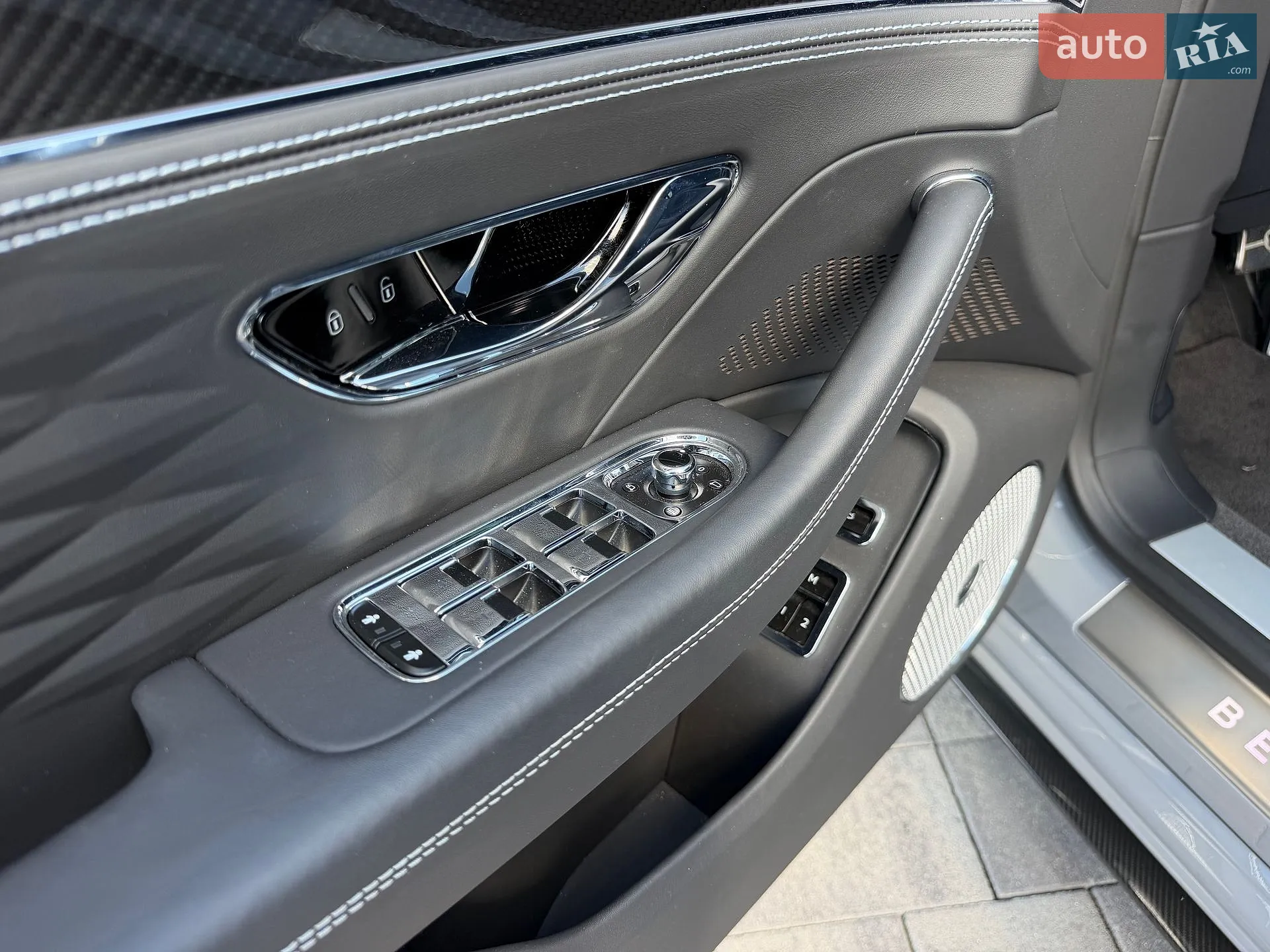 2023 Bentley Flying Spur - мініатюра 21