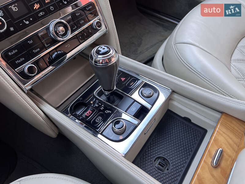 Седан Bentley Mulsanne 2010 в Львове
